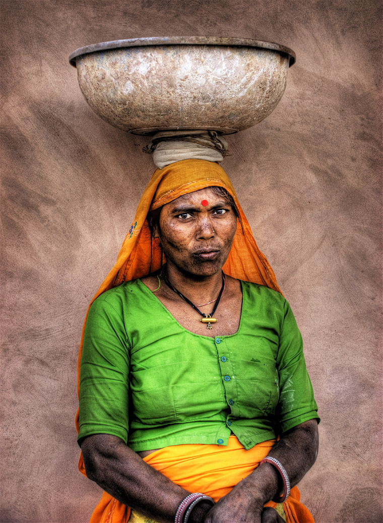 Indian woman - Asia, India - Momentary Awe | Travel photography blog