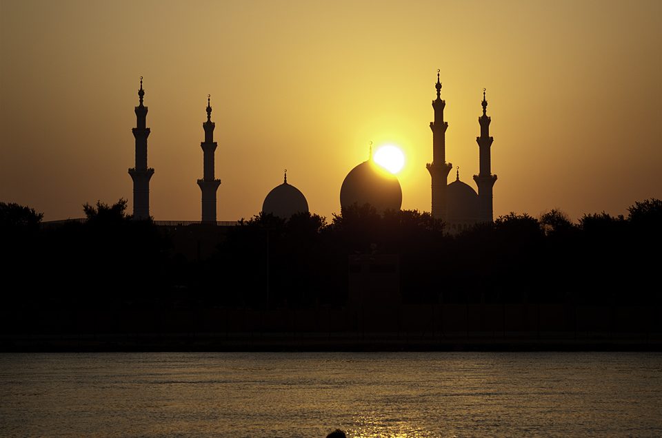 Sunset over Sheikh Zayed Mosque